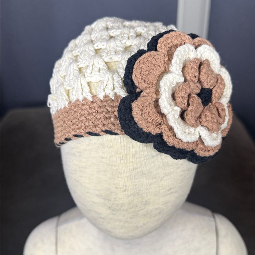 Daisy Baby Crocheted Skull Hat Beanie
Black White Brown Flower 6-12 months NEW